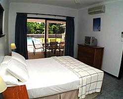 Queen Bedroom