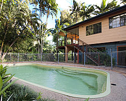 Pool to House