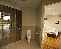 Twin Bedroom Ensuite