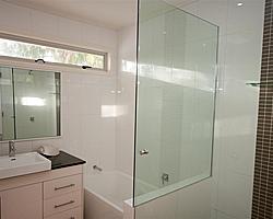 2nd Upstairs Bathroom