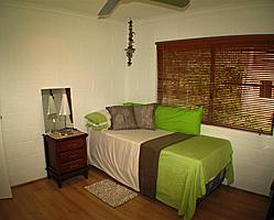 Twin or Queen bedroom