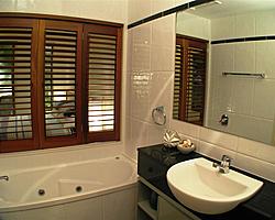 Spa Ensuite to Master Bedroom